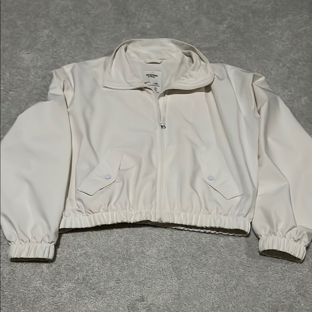 Abercrombie & Fitch traveler bomber jacket. Size large. Color white